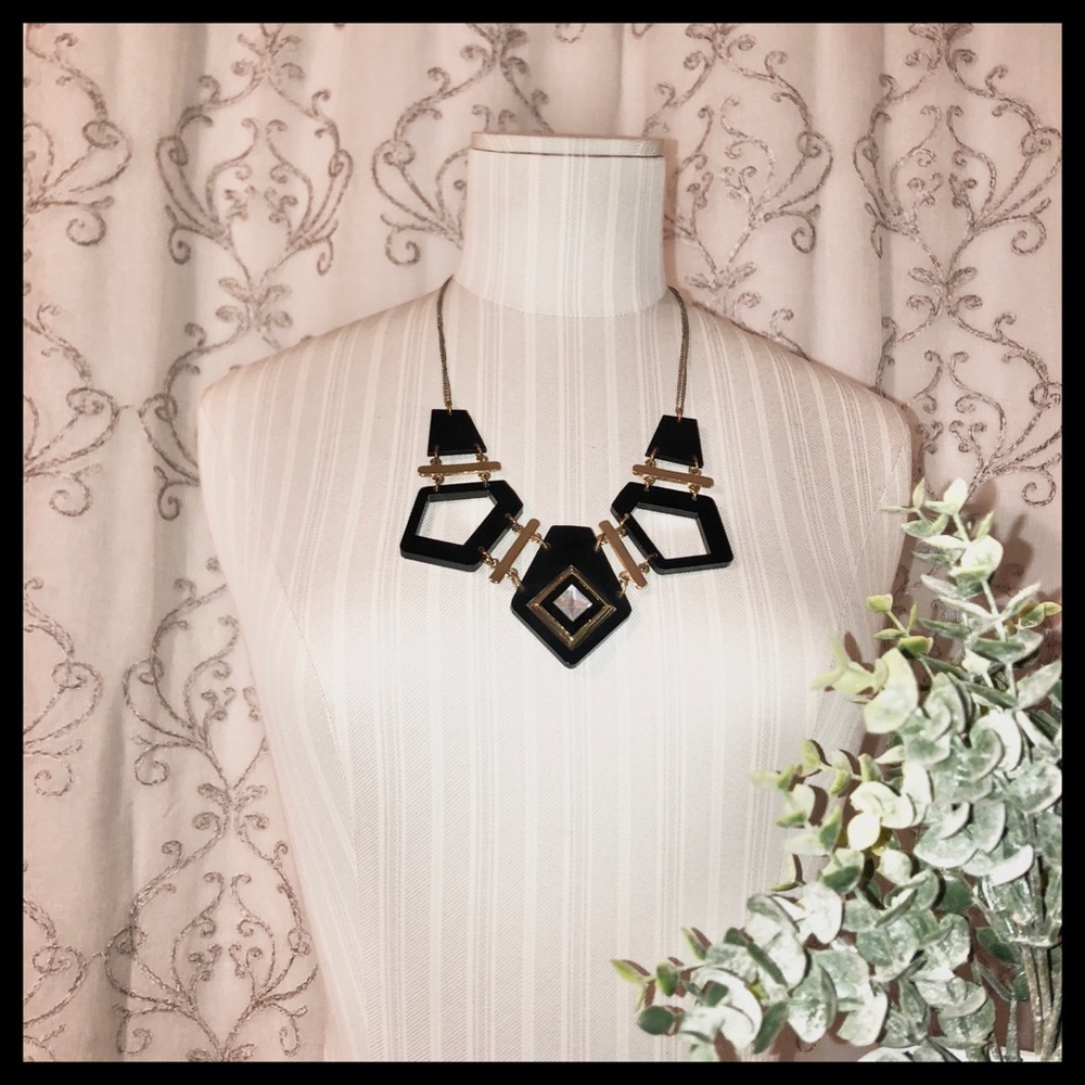🚫 SOLD • NECKLACE • BLACK SHAPES